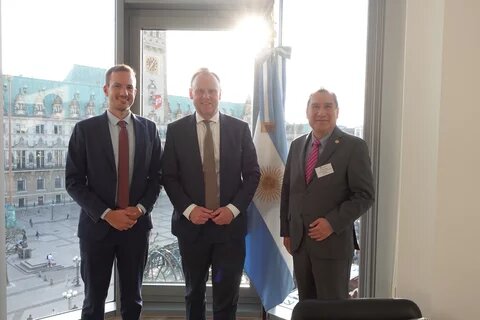 Vice Consul Mariano Pagliettini, Senator Andy Grote, Dr Adrián Bonilla