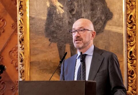 Alberto Brunori, Director Ejecutivo de la Fundación EU-LAC, durante su discurso en la ceremonia inaugural del Festival de Otoño Latinoamericano y Caribeño 2025.