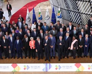 Jefes/as de estado y gobierno toman la foto oficial de la Cumbre UE-CELAC