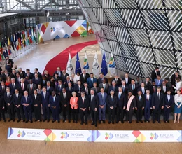 Jefes de Estado y de Gobierno posan para la Foto Oficial de la Cumbre UE-CELAC