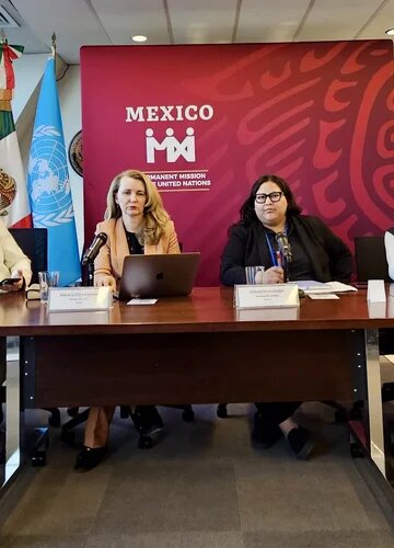 Representantes gubernamentales en evento paralelo a CSW
